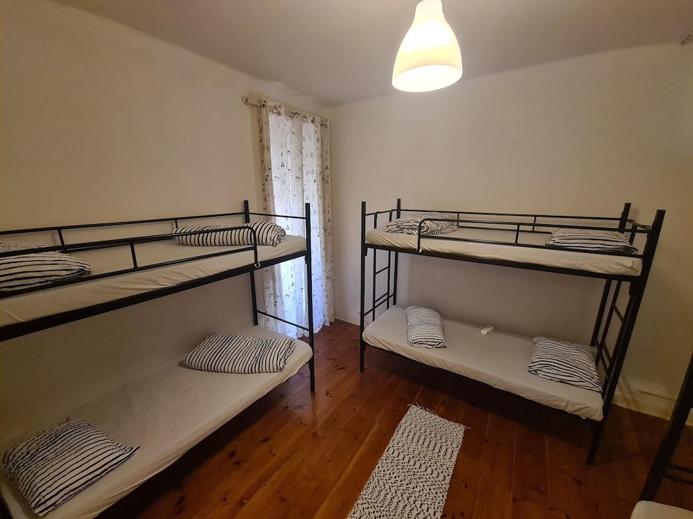Shared Dormitory, Mixed Dorm (5)