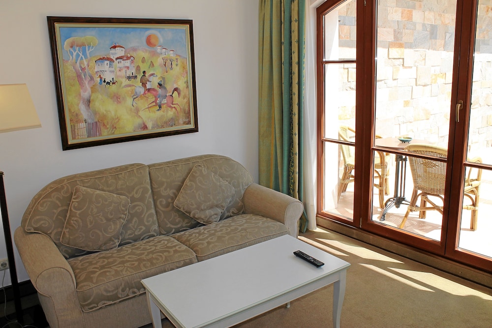Studio (Free Beach Access, Free Wifi, Parking) thumbnail 5