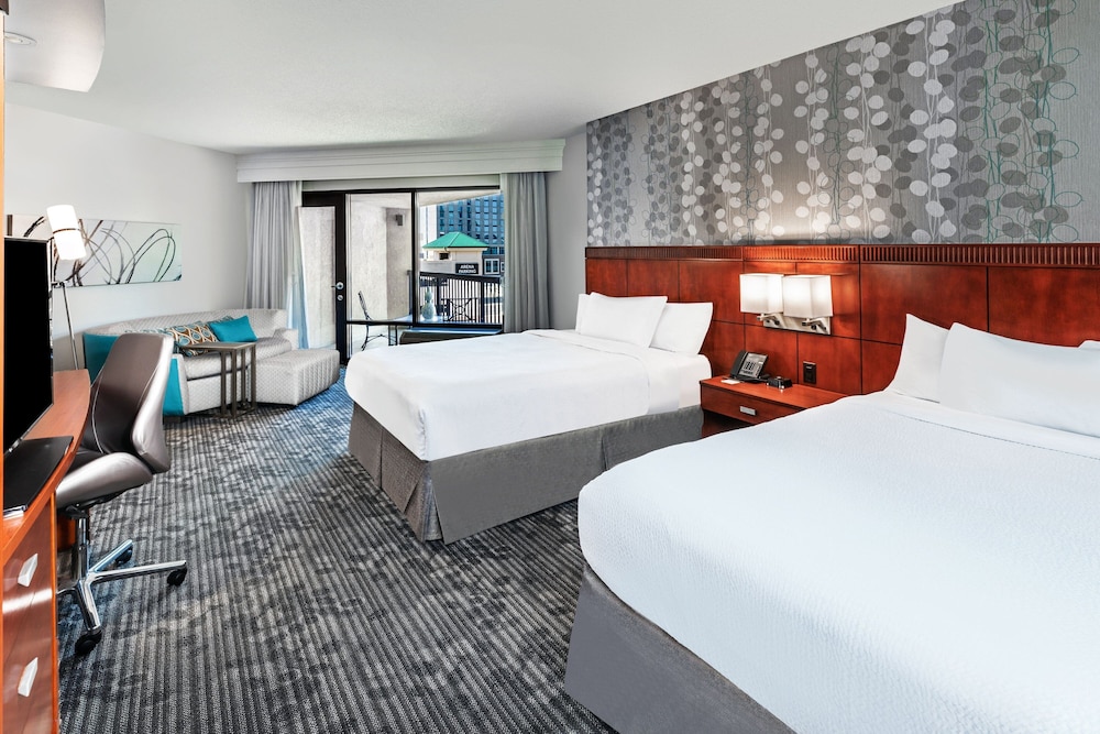 Room, 2 Queen Beds - Photo 6