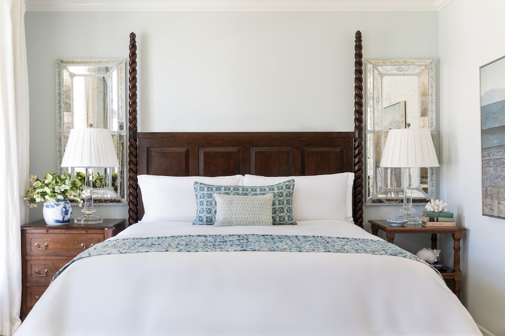Room, 1 King Bed (Coastal View) photo 1