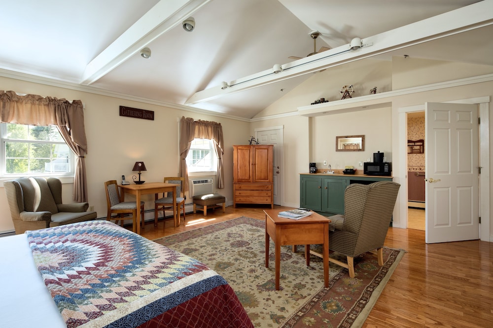 Camden King Suite - Not Pet Friendly - Photo 2