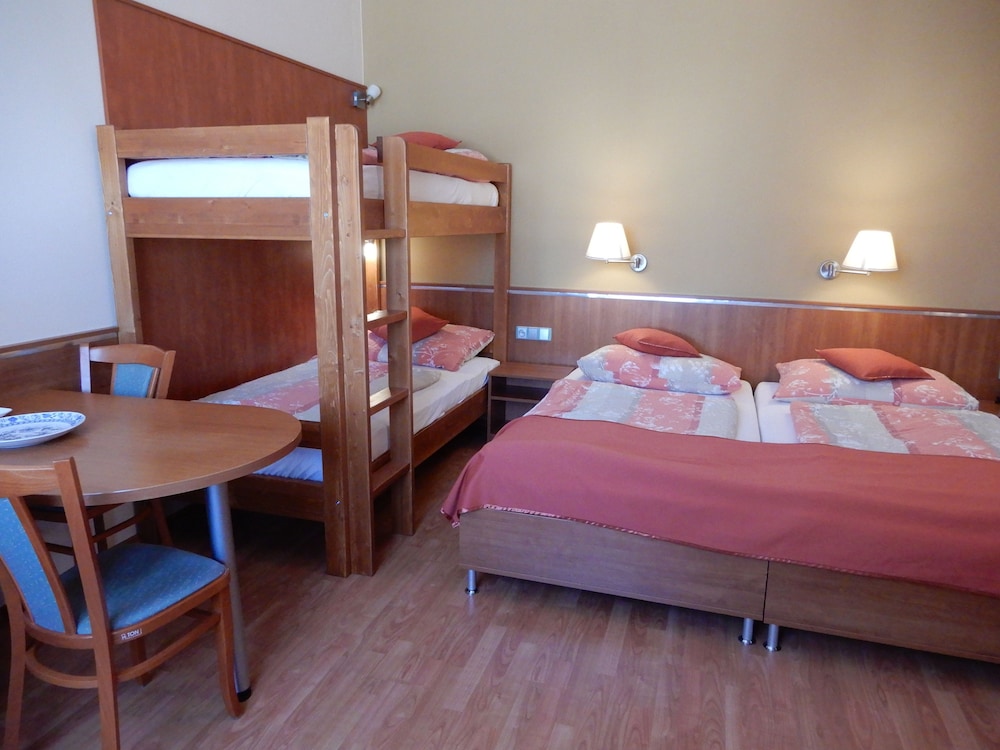 Classic Quadruple Room, 1 Bedroom photo 2