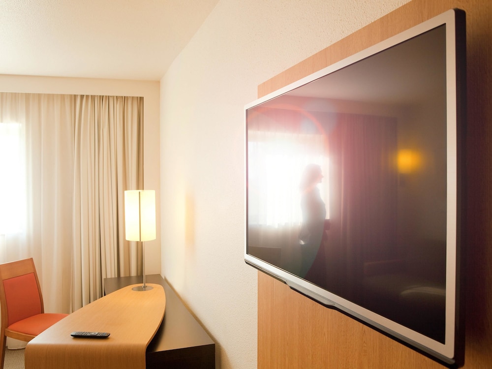 Superior Room, 1 Queen Bed with Sofa bed photo 3