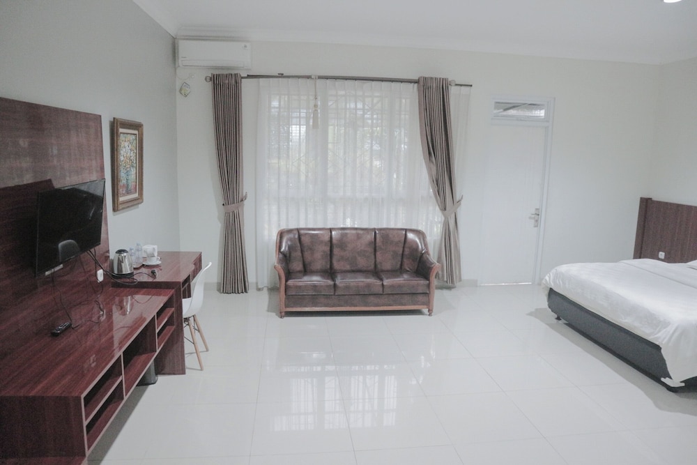 Villa Aries Utama