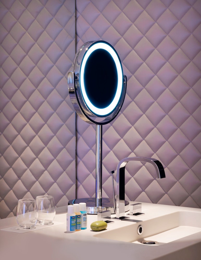 Studio Suite, 1 King Bed (Corner)