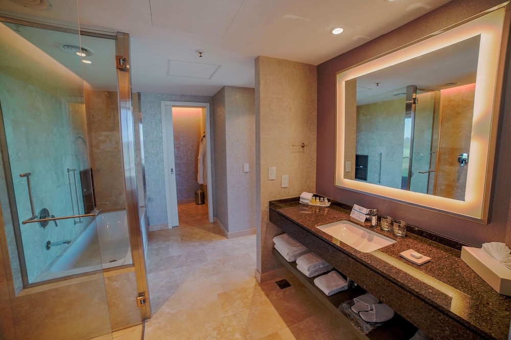 Suite, Terrace, Corner