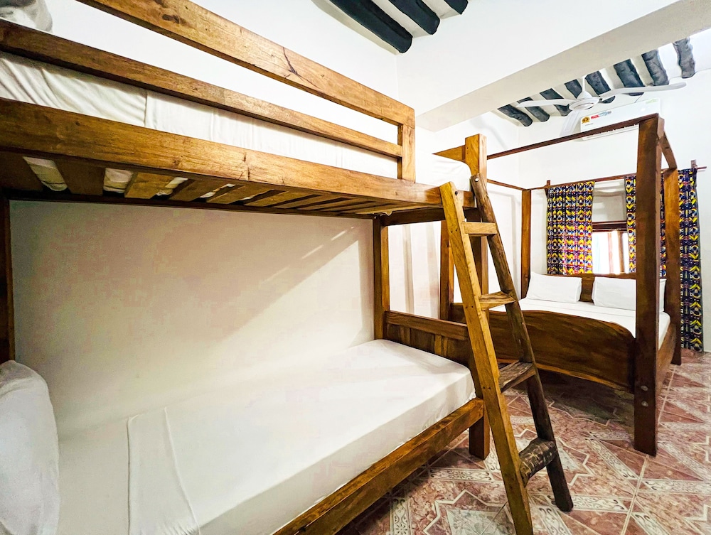 Basic Quadruple Room, Multiple Beds, Non Smoking photo 1