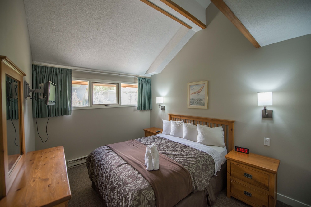 Condo, 3 Bedrooms, 2 Bathrooms