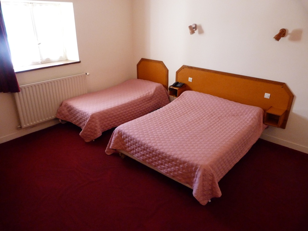Triple Room, Bathtub