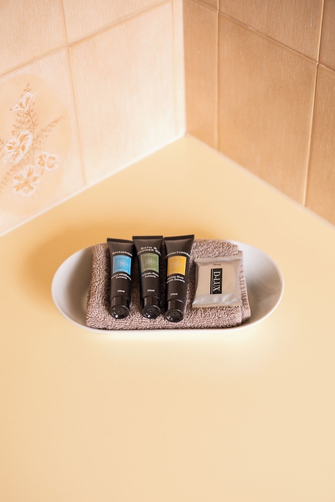 Deluxe King Room with Spa Bath photo 3