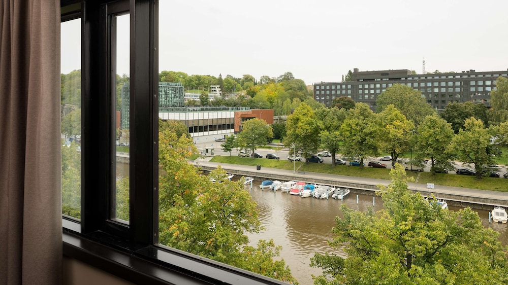 Superior Room, River View (High Floor) photo 2
