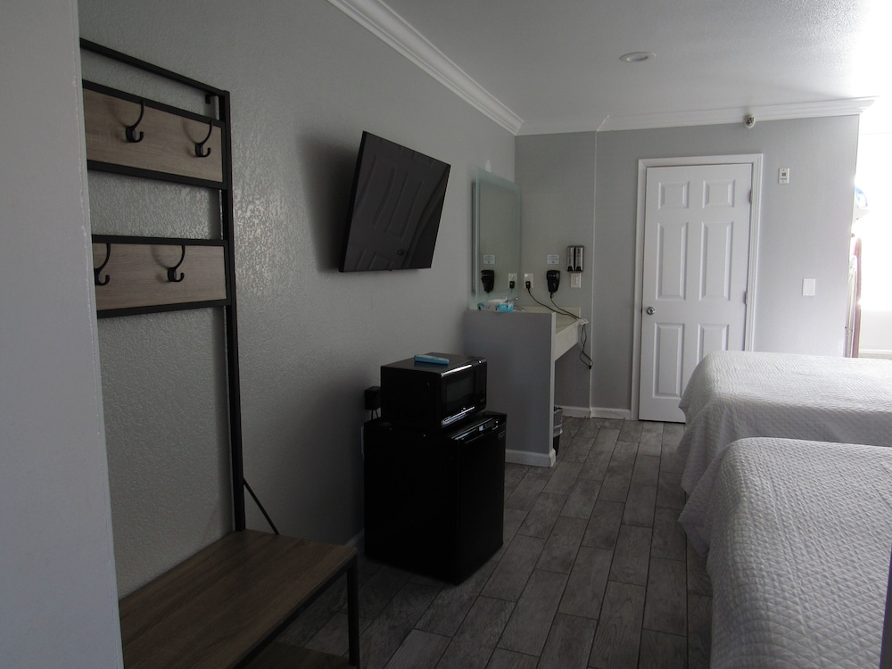 Suite, 2 Queen Beds (2 Queen Bed Suite) - Photo 3