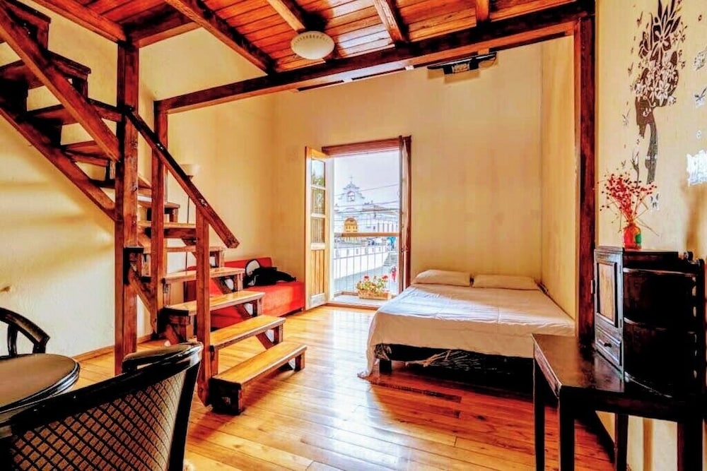 Economy Quadruple Room, Balcony, Park View photo 2