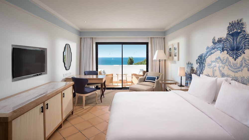 Grand Room, 1 Queen Bed with Sofa bed, Resort View - Photo 4