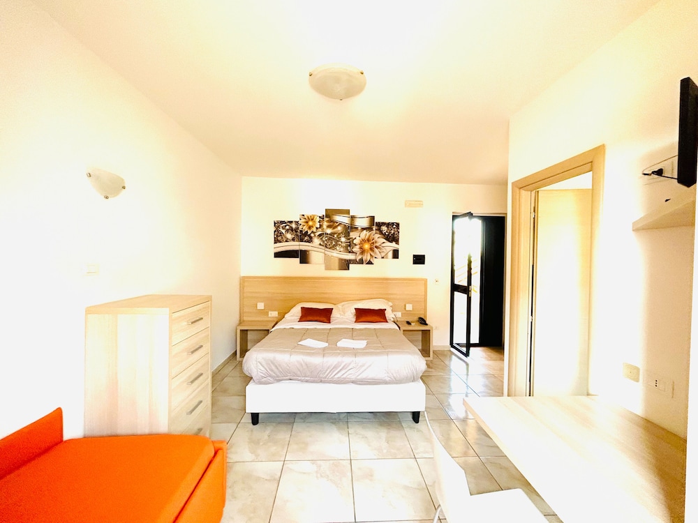 Triple Room - Photo 7