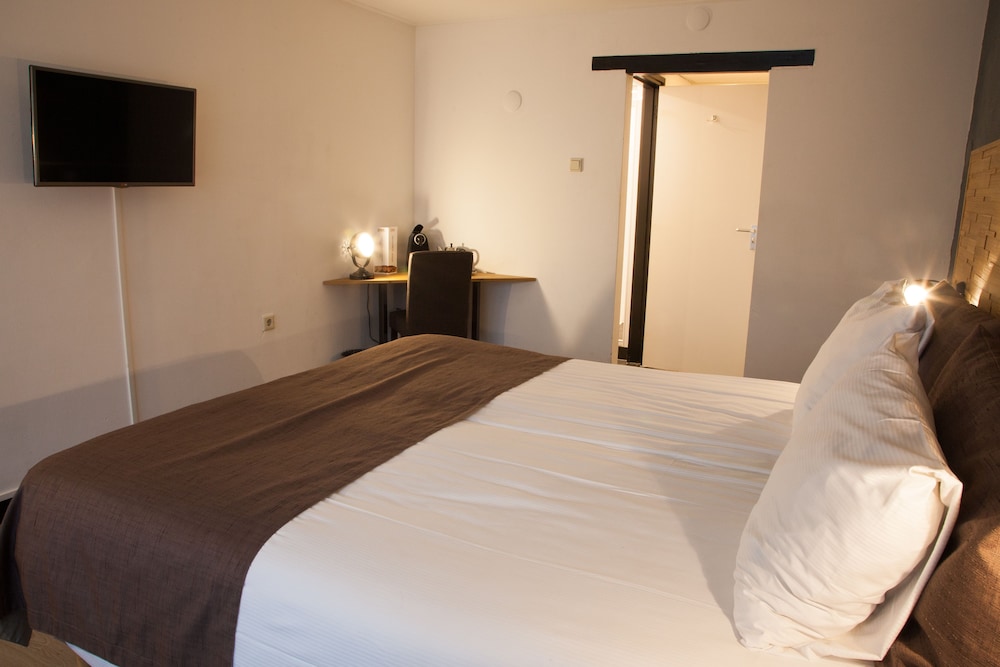 Standard Room photo 3