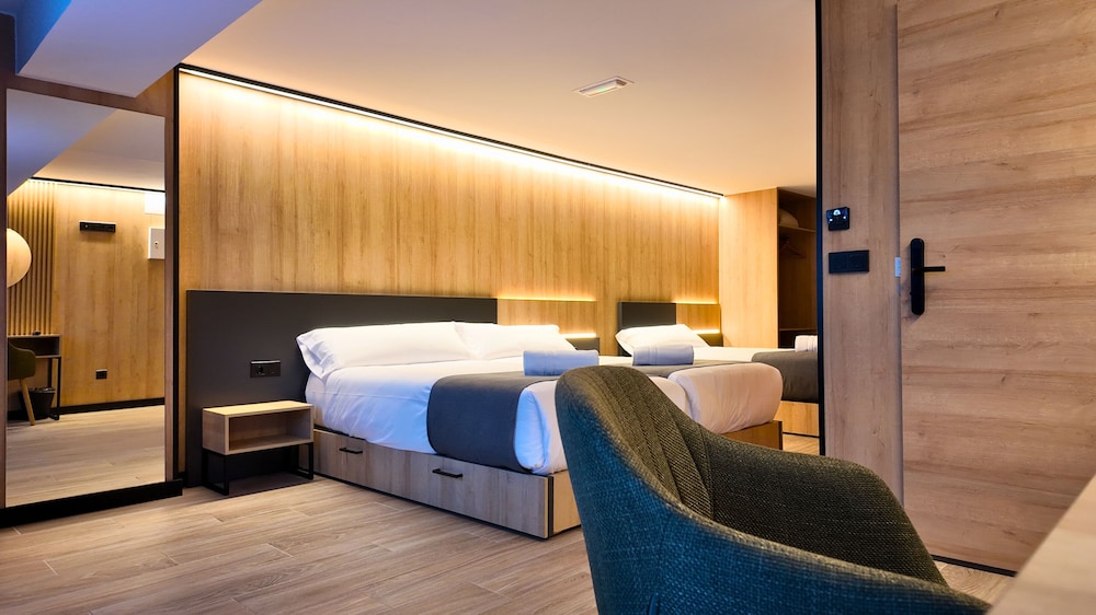Luxury Triple Room