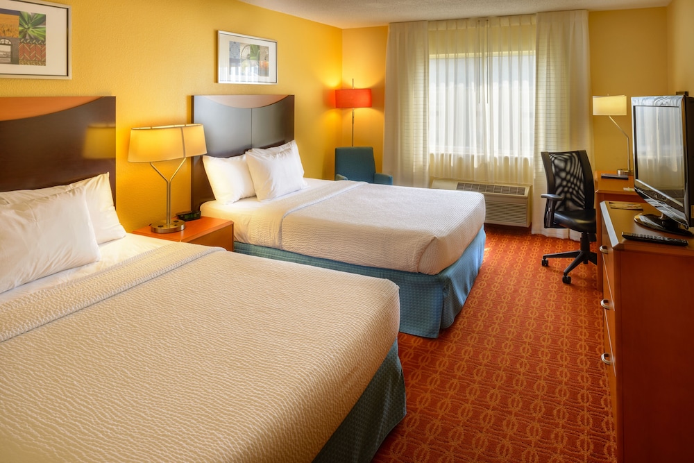 Room, 2 Queen Beds - Photo 5