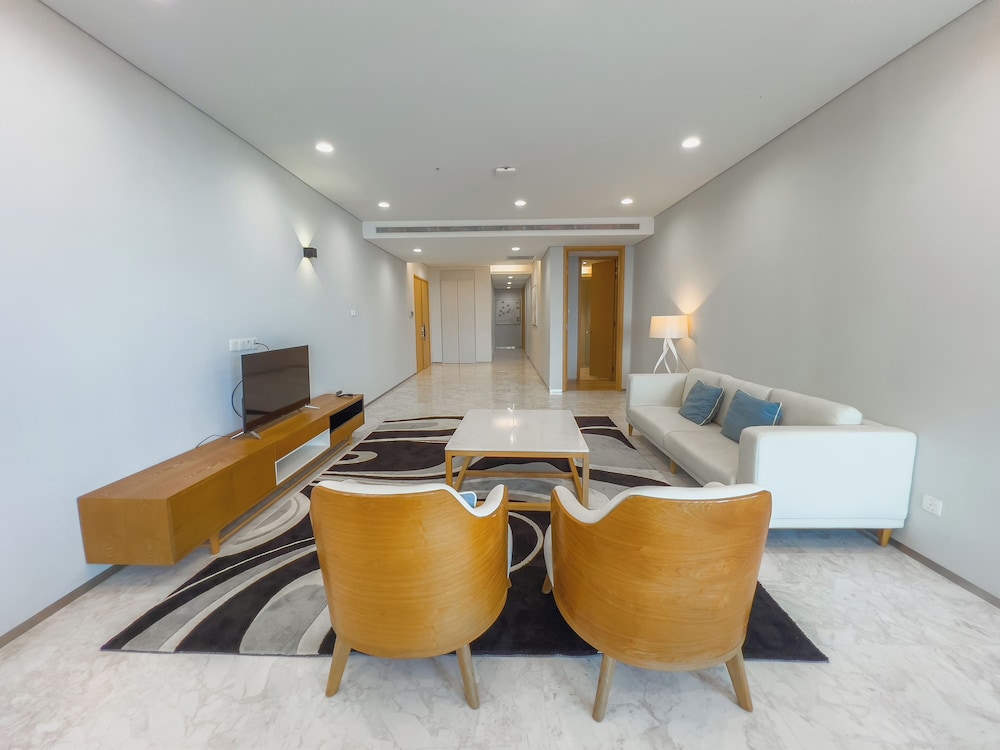 PENTHOUSE 3 BEDROOM photo 3