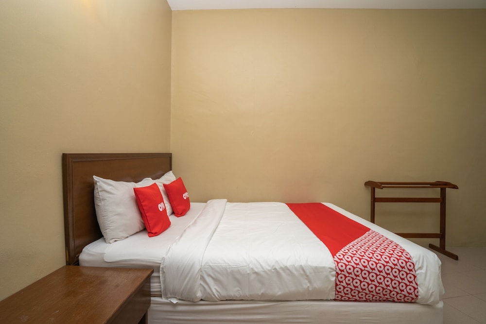 Standard Room, 1 Queen Bed