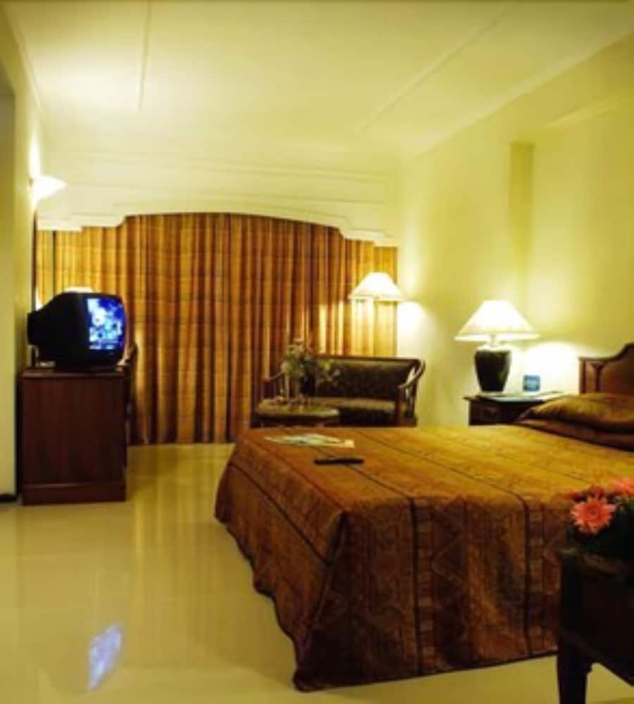 Executive Room - Photo 2