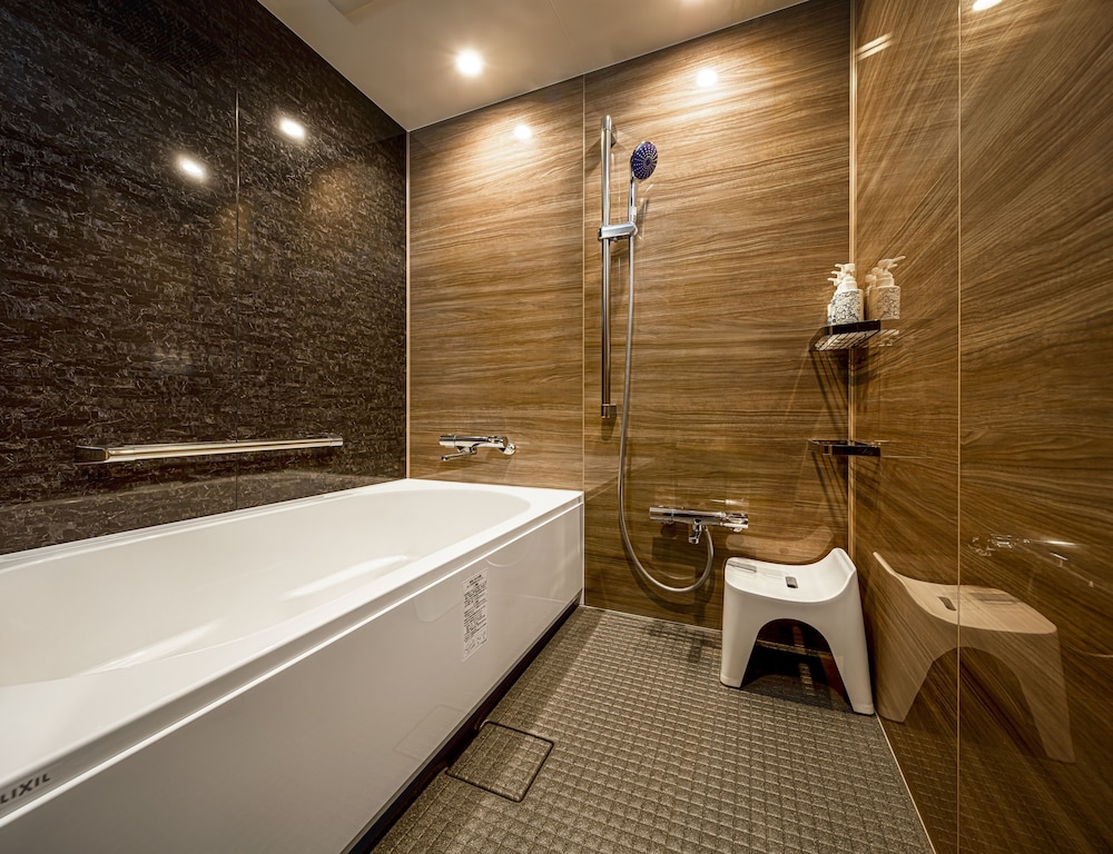 Premium Twin Room - Photo 4