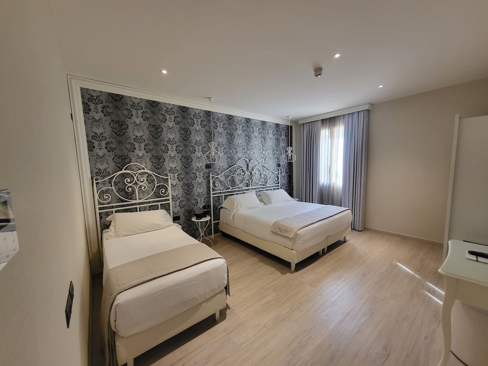 Classic Triple Room photo 1