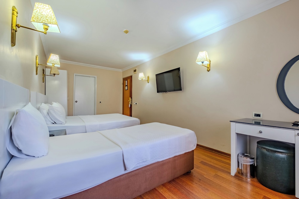 Standard Triple Room photo 2