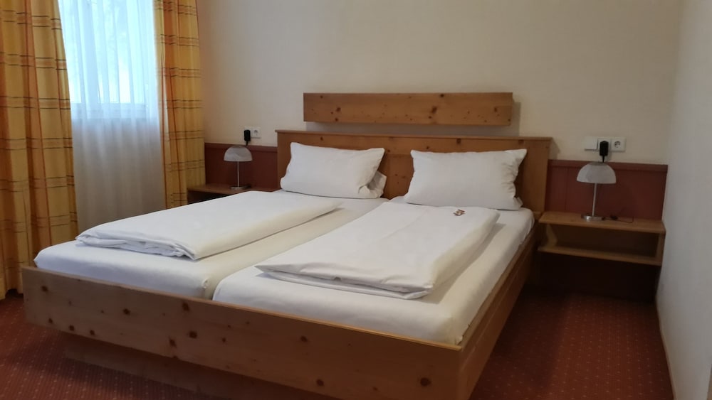 Comfort Double Room, Bathtub