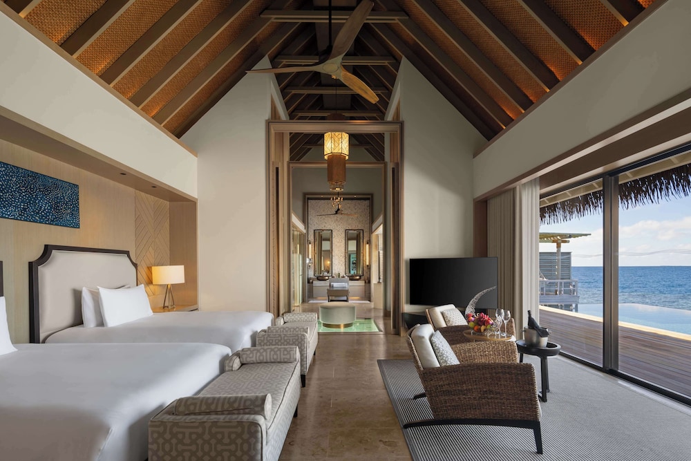 Two Queen Bedded Grand Overwater Villa with Pool - Photo 5