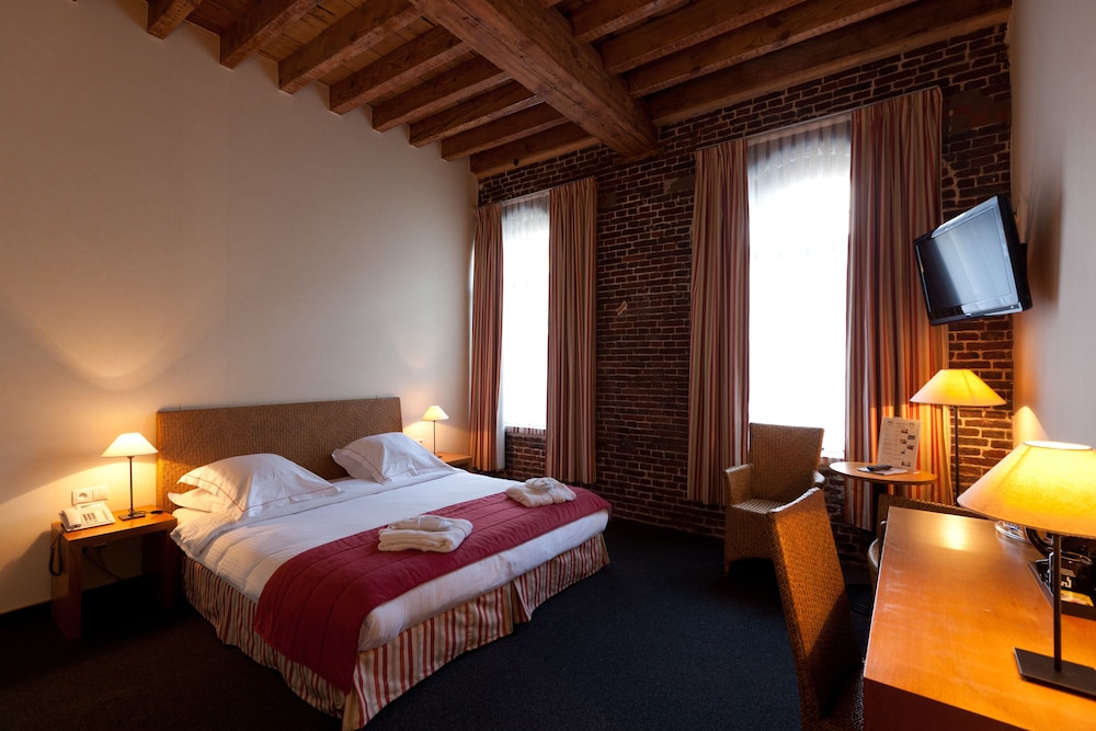 Premium Double or Twin Room photo 2