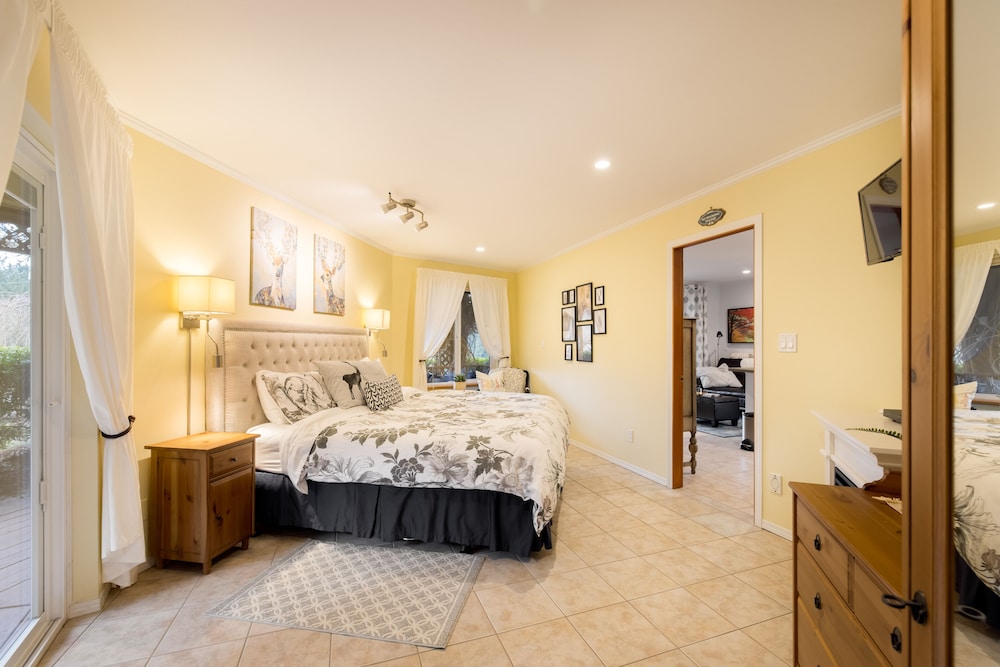 The Enchanter King Suite photo 1