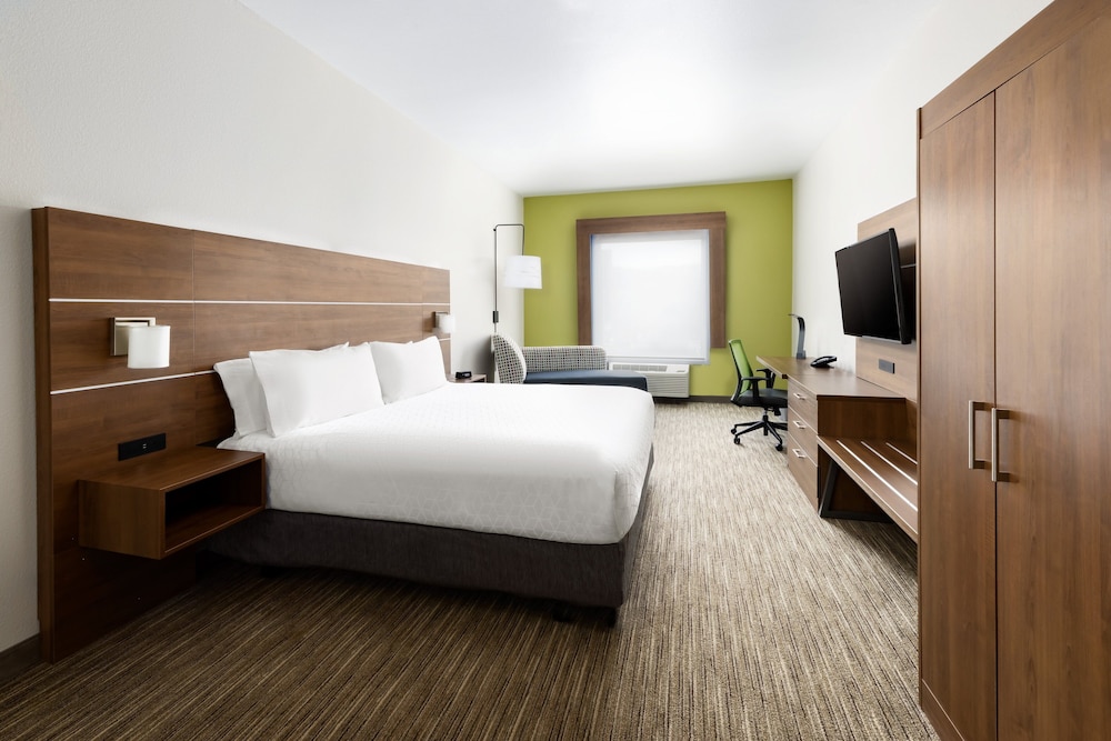 Standard Room, 1 King Bed, Accessible (Communication, Roll-In Shower) photo 1