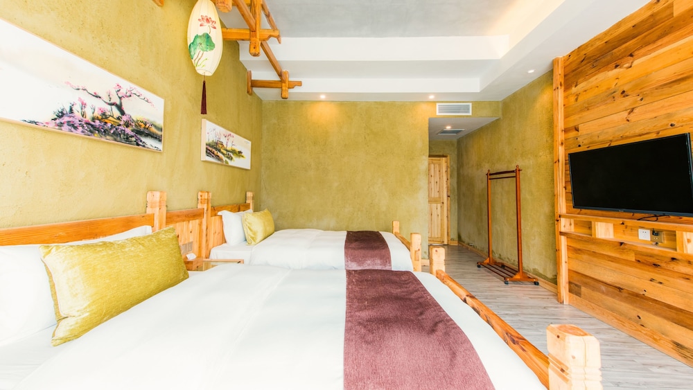 Exclusive Twin Room, River View photo 3