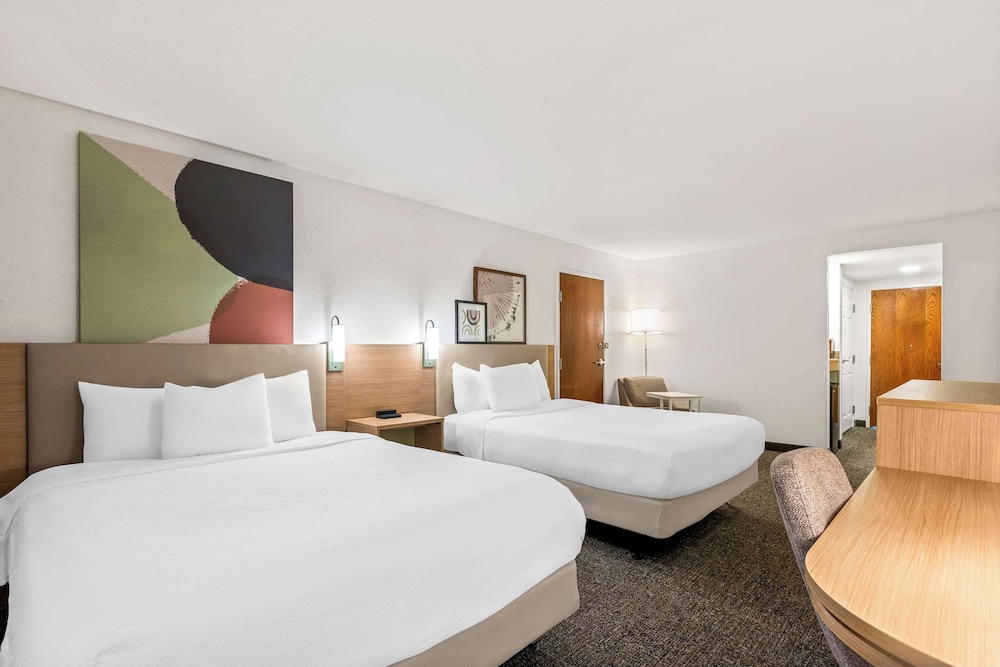 Room, 2 Queen Beds - Photo 1