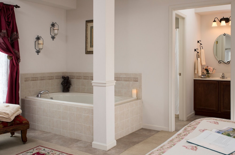 Room, Private Bathroom (Landar) photo 2