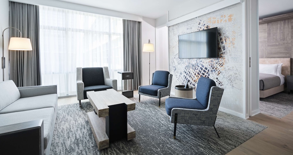 Suite, 1 Bedroom, Accessible (Mobility & Hearing, Roll-in Shower)
