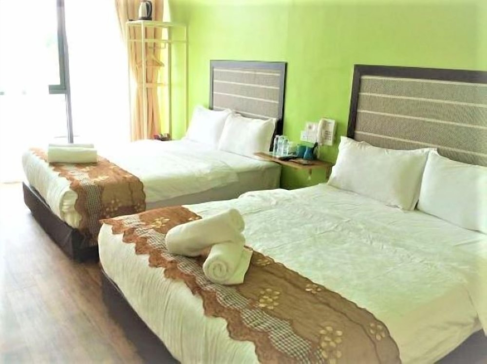 Deluxe Family With King Bed photo 2
