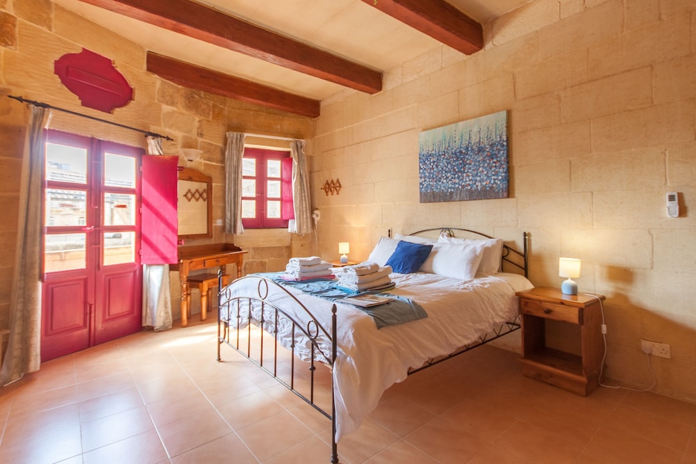 Standard Villa, 3 Bedrooms (Gozitan Farmhouse Pool & Jacuzzi - PP) photo 3