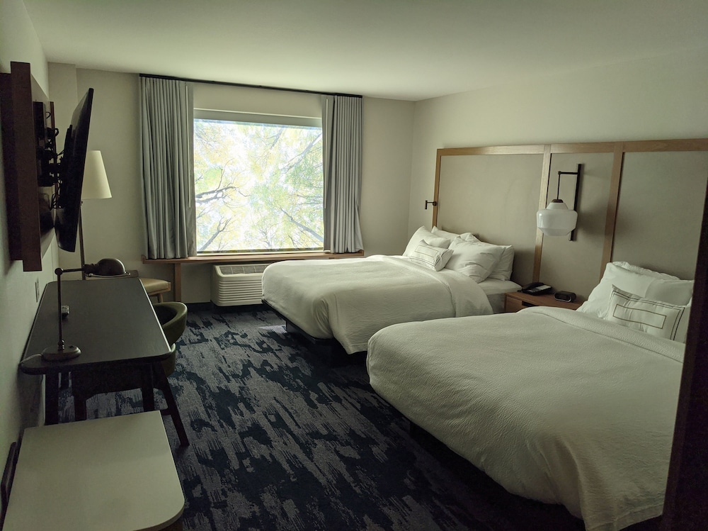 Room, 2 Queen Beds - Photo 4