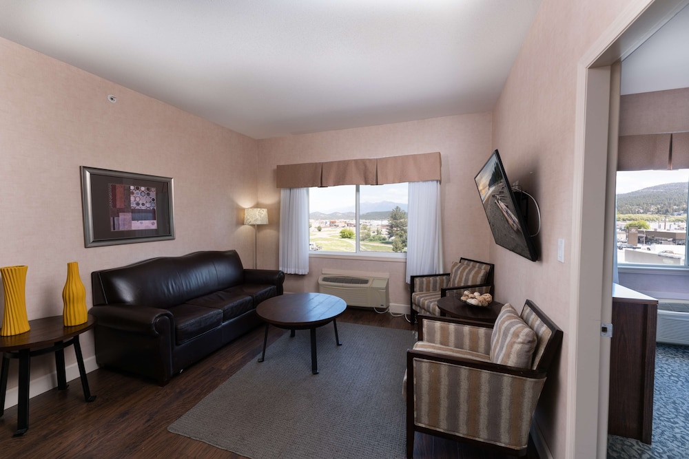 Executive Suite, 1 King Bed, Non Smoking, Kitchen photo 2