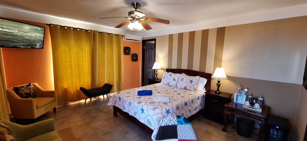 Luxury Double Room, 1 Queen Bed, Ocean View, Ground Floor photo 3