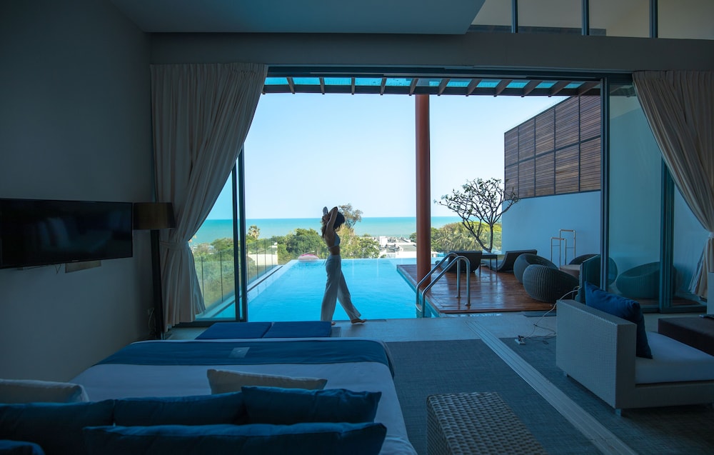 2-Bedroom Sky Pool Villa - Photo 1