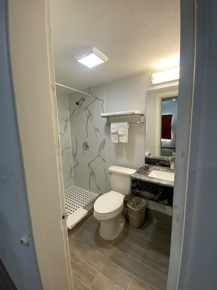 Basic Single Room photo 3