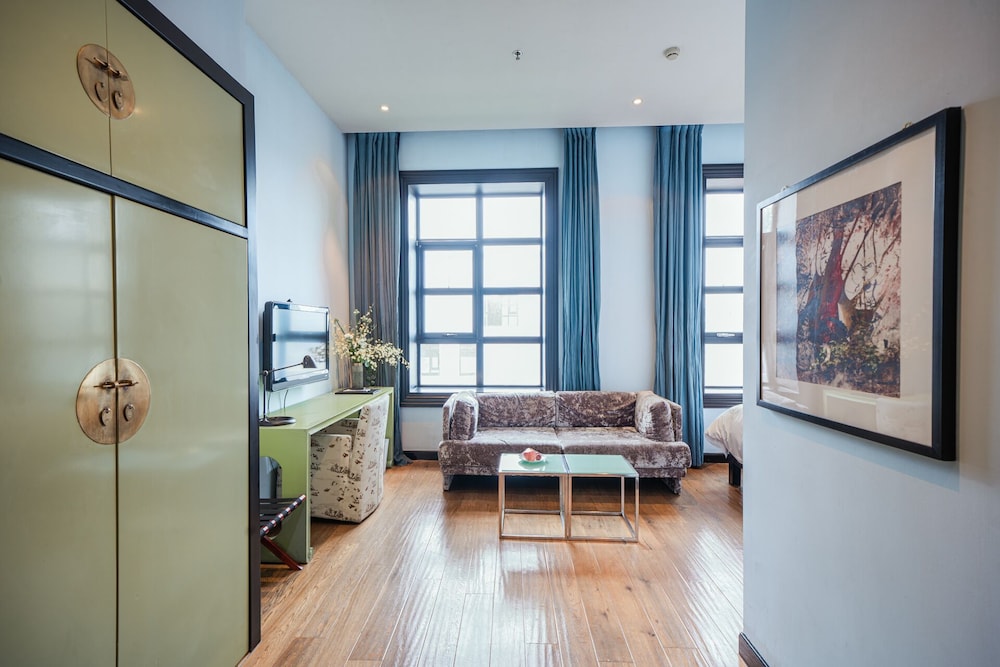Deluxe King Room photo 3