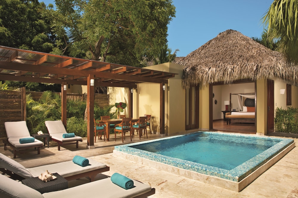 3-Bedroom Villa Caney Garden View