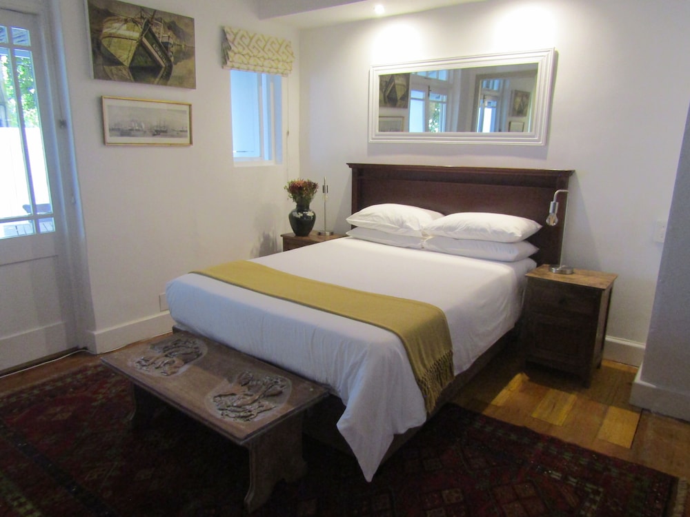 Classic Double Room, 1 Queen Bed, Courtyard Area photo 1