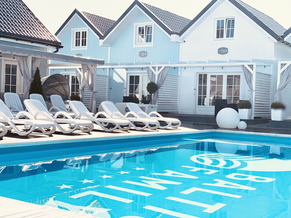 Family House, 2 Bedrooms, Pool View photo 2