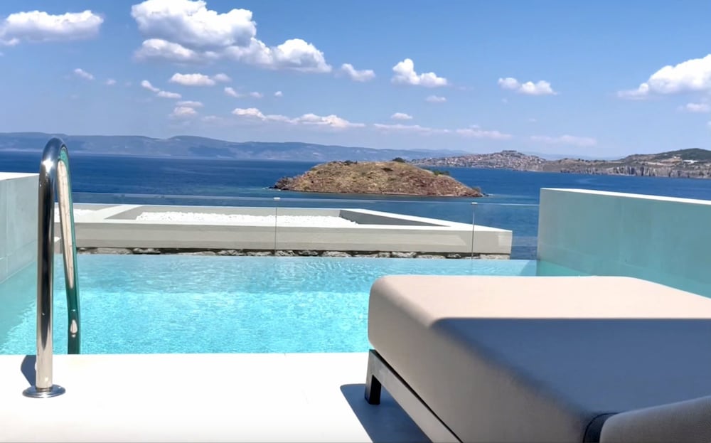 Standard Room with Private Pool & Sea View photo 2