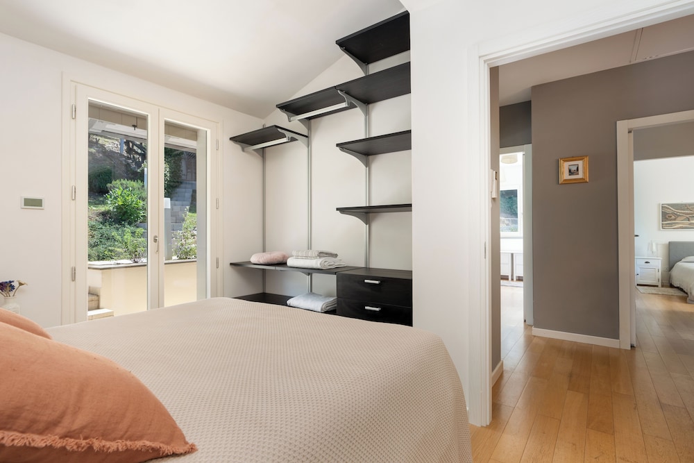 Villa photo 1